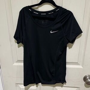 Nike Women's Black Short Sleeve Tee